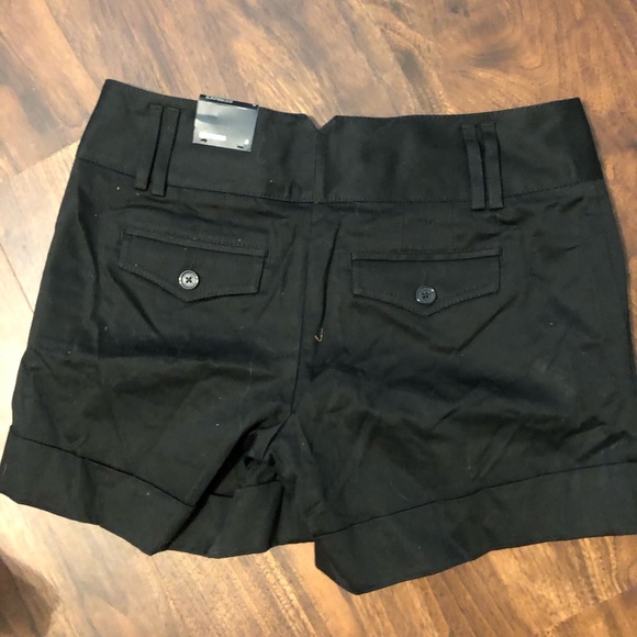 Express cuffed shorts size 4 - Picture 2 of 3